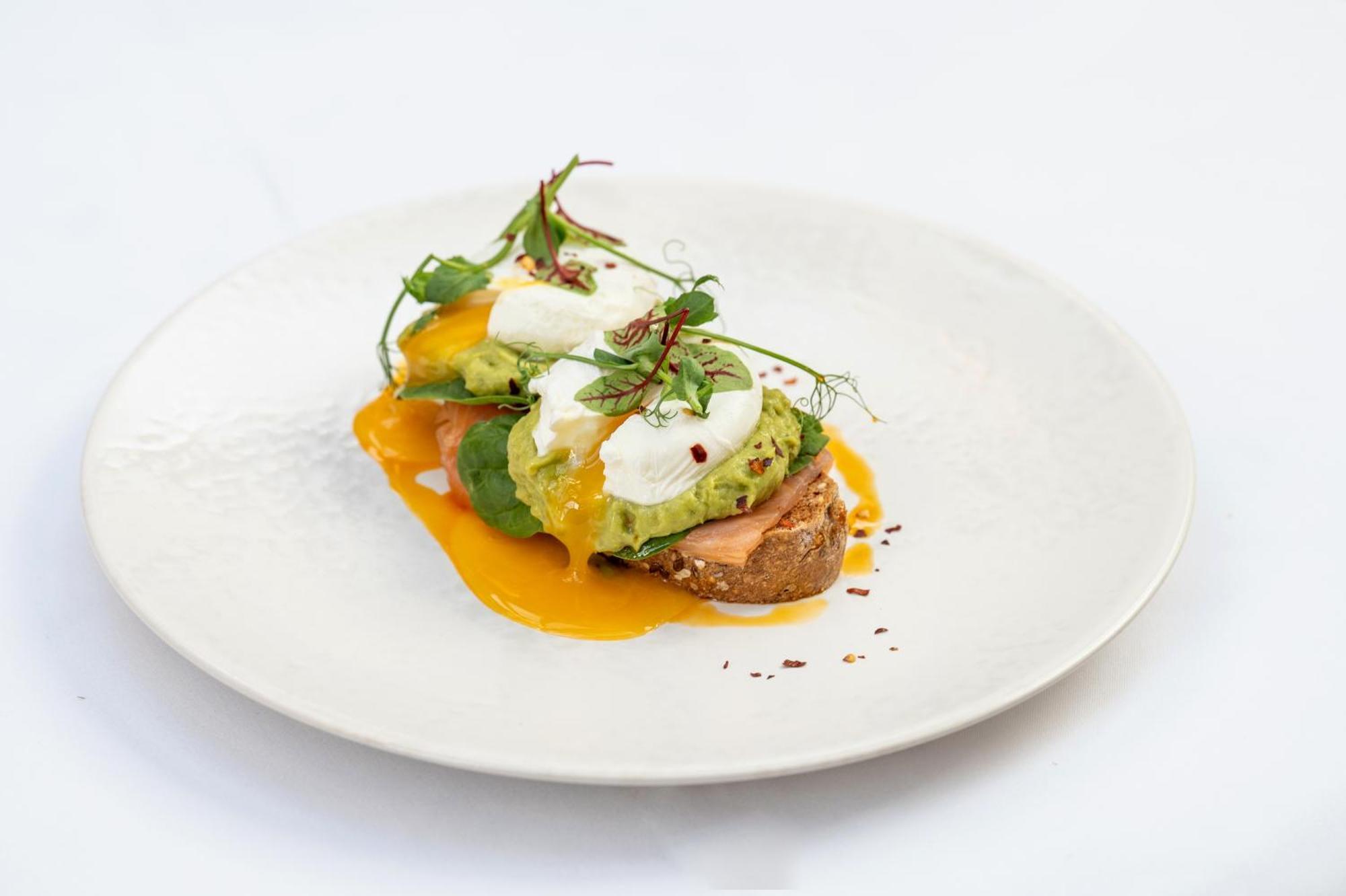 Grand Jersey Hotel And Spa Saint Helier Jersey Eksteriør bilde Avocado and poached egg on toast